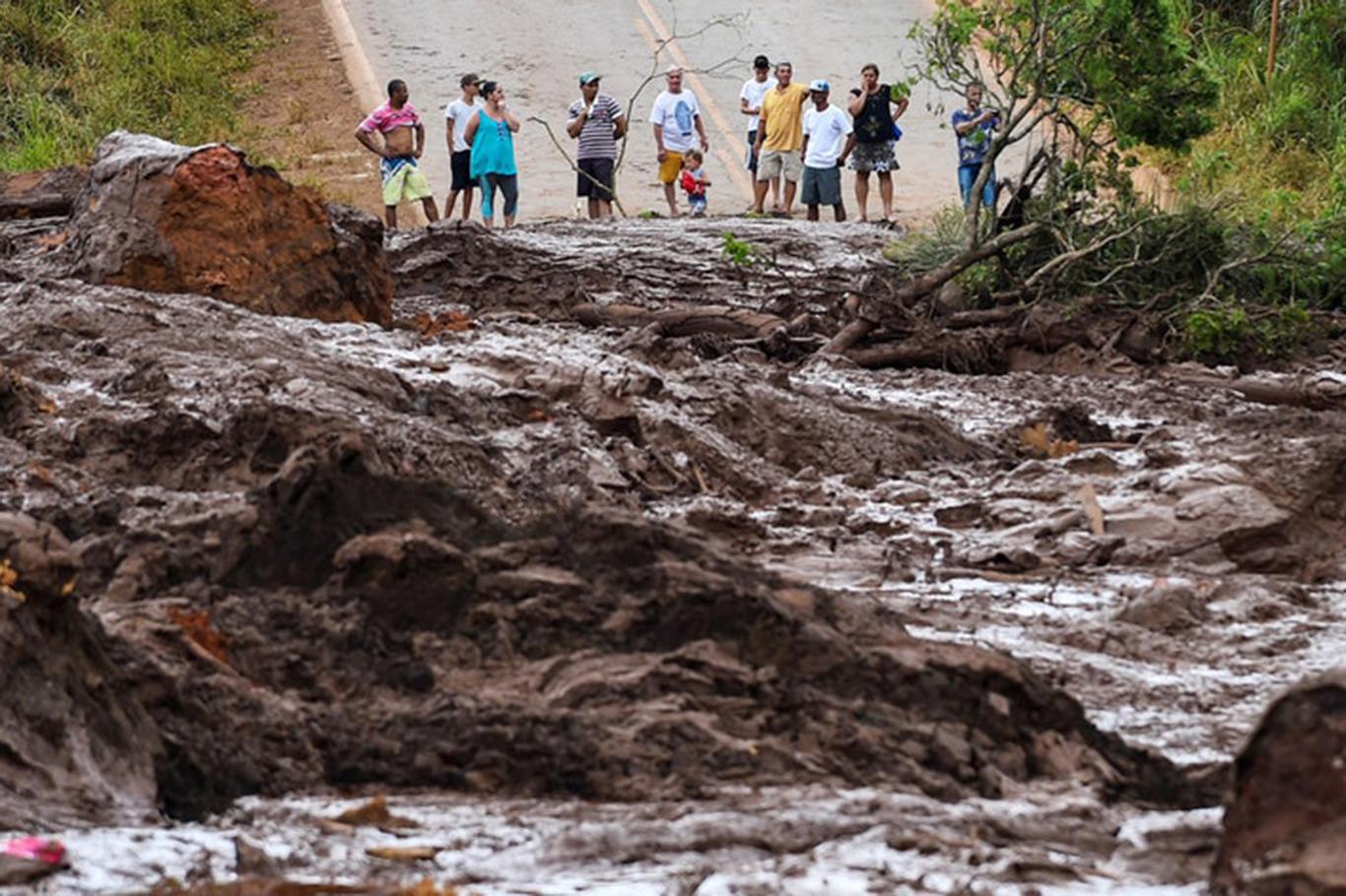 Brezilya'da halk ikinci bir barajın çökme tehlikesine karşı  tahliye ediliyor